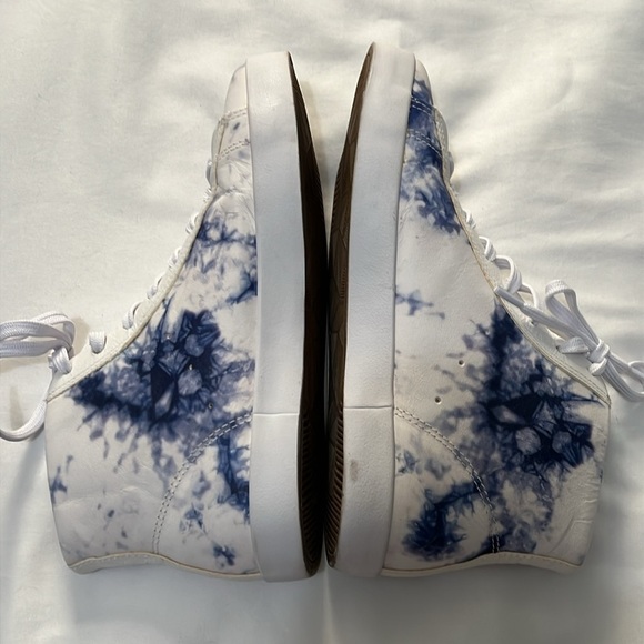 OTBT Hologram White/Blue Tie Dye Leather High-Top Sneakers - Picture 4 of 11